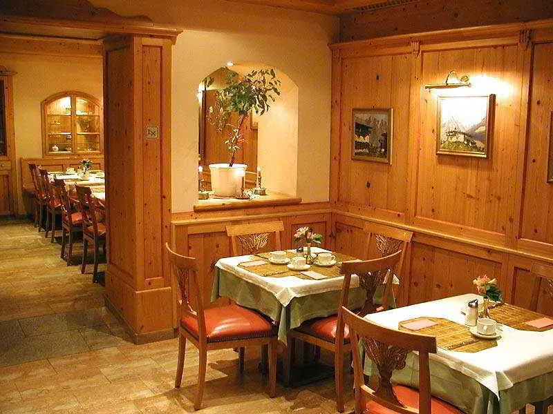 ****  Hotel Vier Jahreszeiten Salzburg Austria