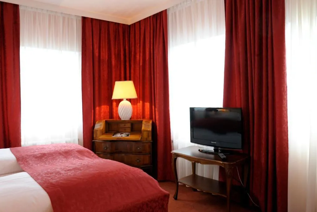Hotel Vier Jahreszeiten Salzburg 4*,  Austria