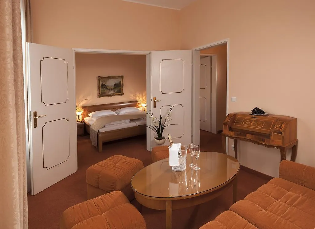 Hotel Vier Jahreszeiten Salzburg Austria